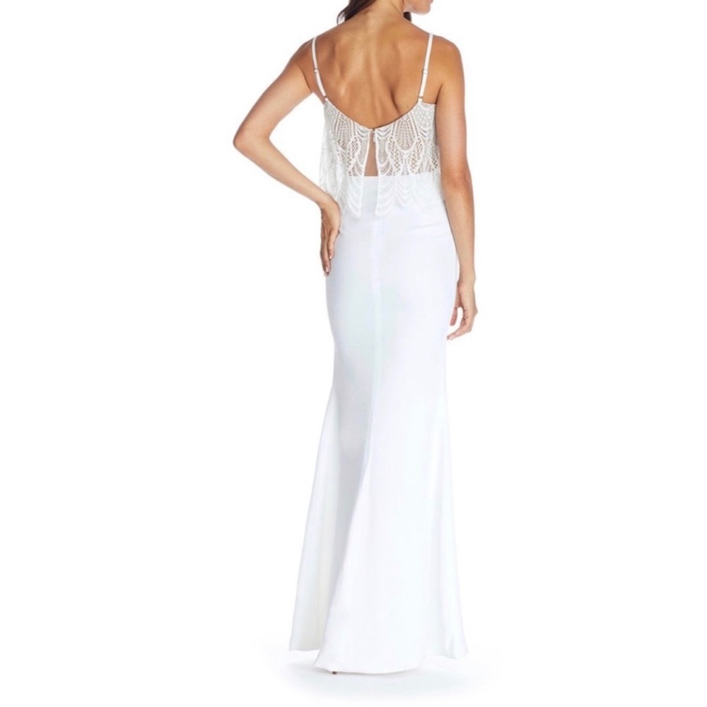 DRESS THE POPULATION - Beautiful White Lace Trumpet Evening Gown - Picture 4 of 8
